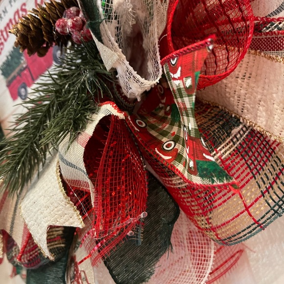 CHRISTMAS WREATH - RED truck Christmas Trees. Moss Buffalo Plaid, Hunter Green+ - Picture 7 of 11